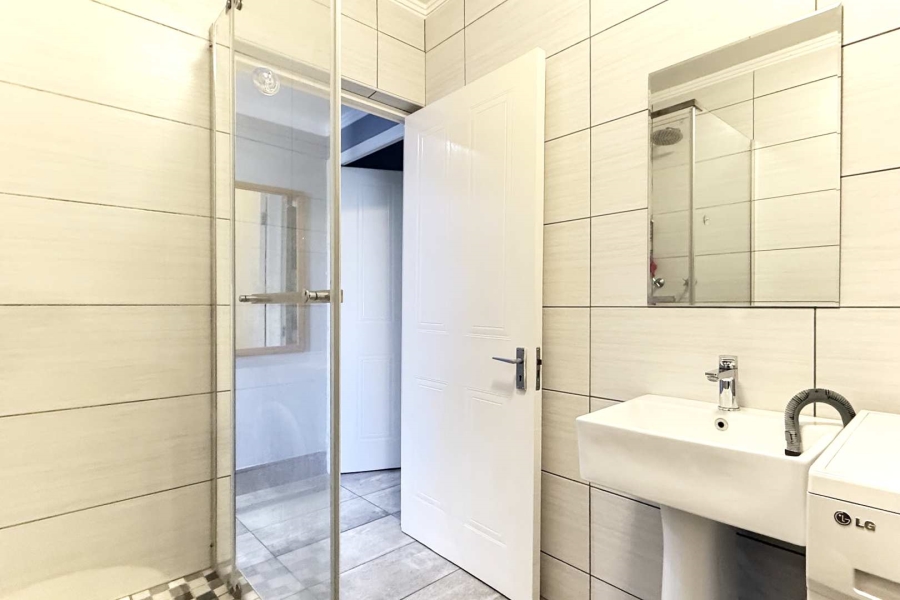 2 Bedroom Property for Sale in Royal Ascot Western Cape